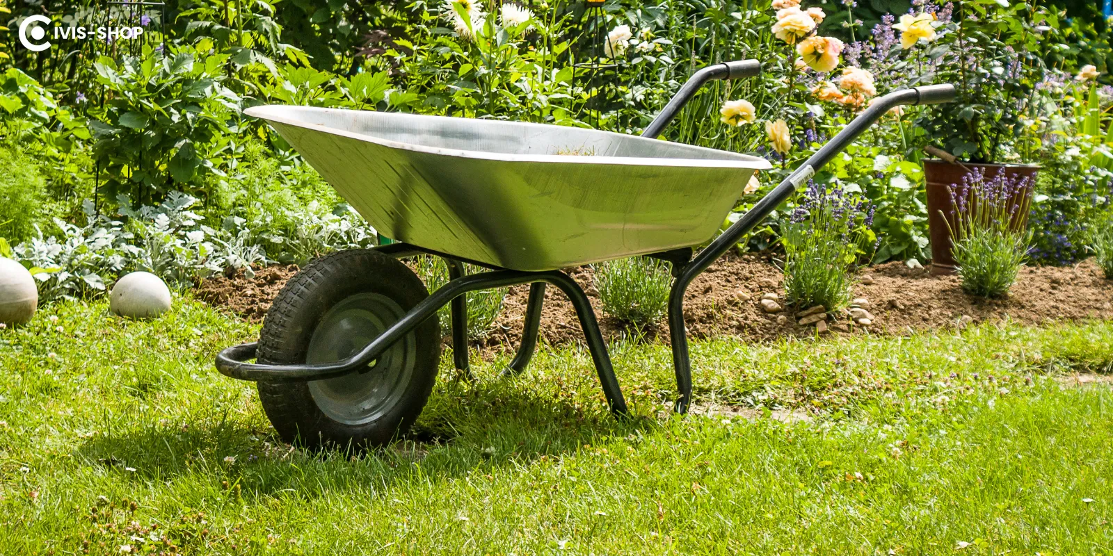 A talicska az egyik legfontosabb kerti szerszám a kertben